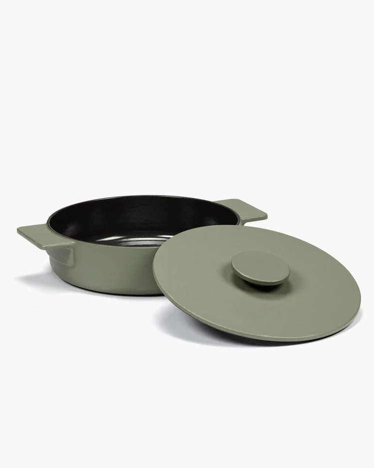 pentola casseruola in ghisa color verde militare