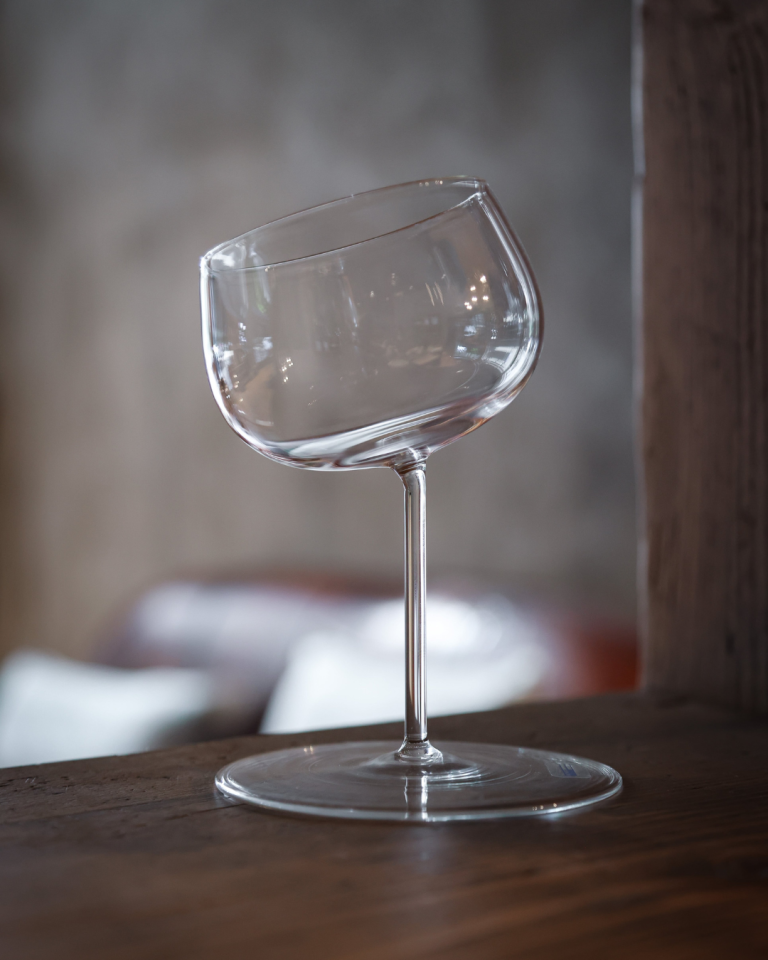 bicchiere da vino trasparente particolare
